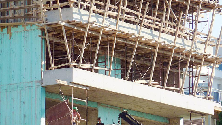 ΕΛΣΤΑΤ: Μειώθηκαν οι οικοδομικές άδειες τον Ιούλιο